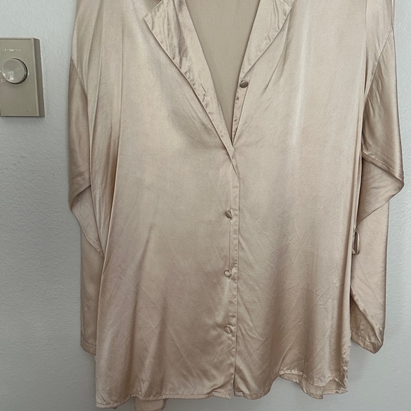 Victoria's Secret Beige 100% Silk Pajama Set Longsleeve Top Belted Robe + Pants - Picture 4 of 6
